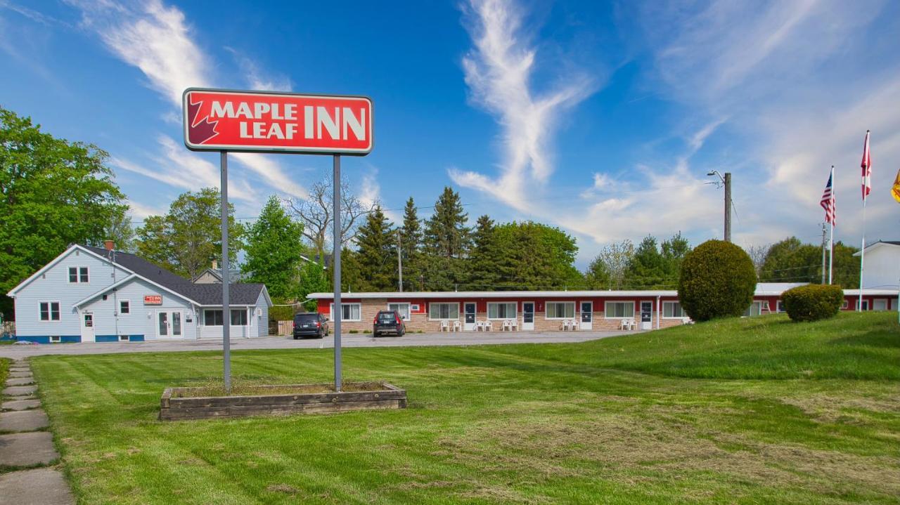 Maple Leaf Inn & Suites Кінкардайн Екстер'єр фото